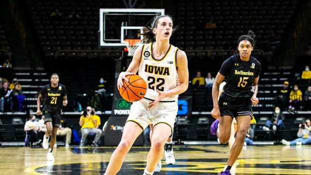 Iowa guard Caitlin Clark (22) rises to shoot a basket as Northwestern forward Courtney Shaw (15) defends during a NCAA Big Ten Conference women's basketball game, Thursday, Jan. 6, 2022, at Carver-Hawkeye Arena in Iowa City, Iowa.

220106 N Western Iowa Wbb 010 Jpg

Syndication Hawkcentral